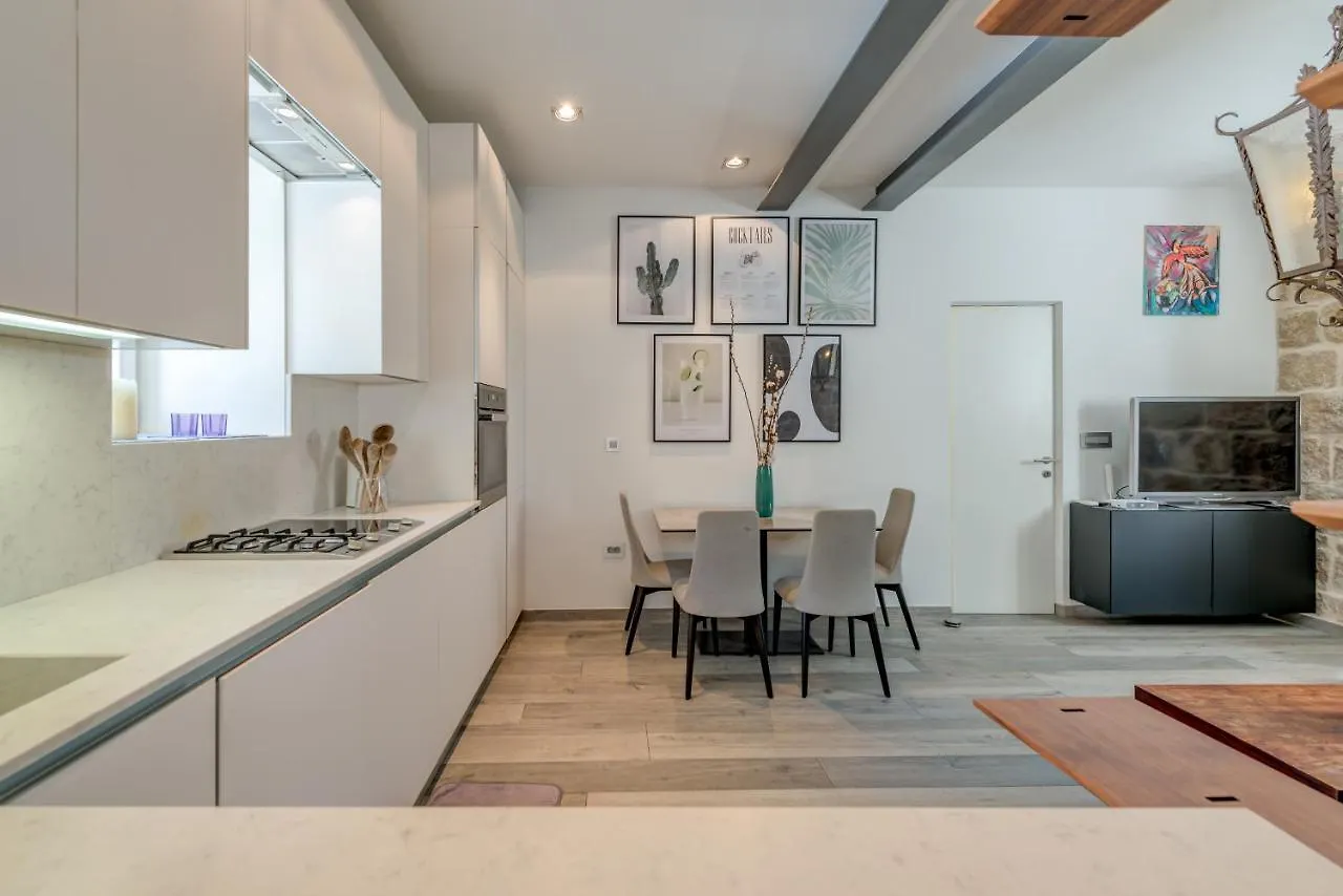 Funky Donkey Apartment Split