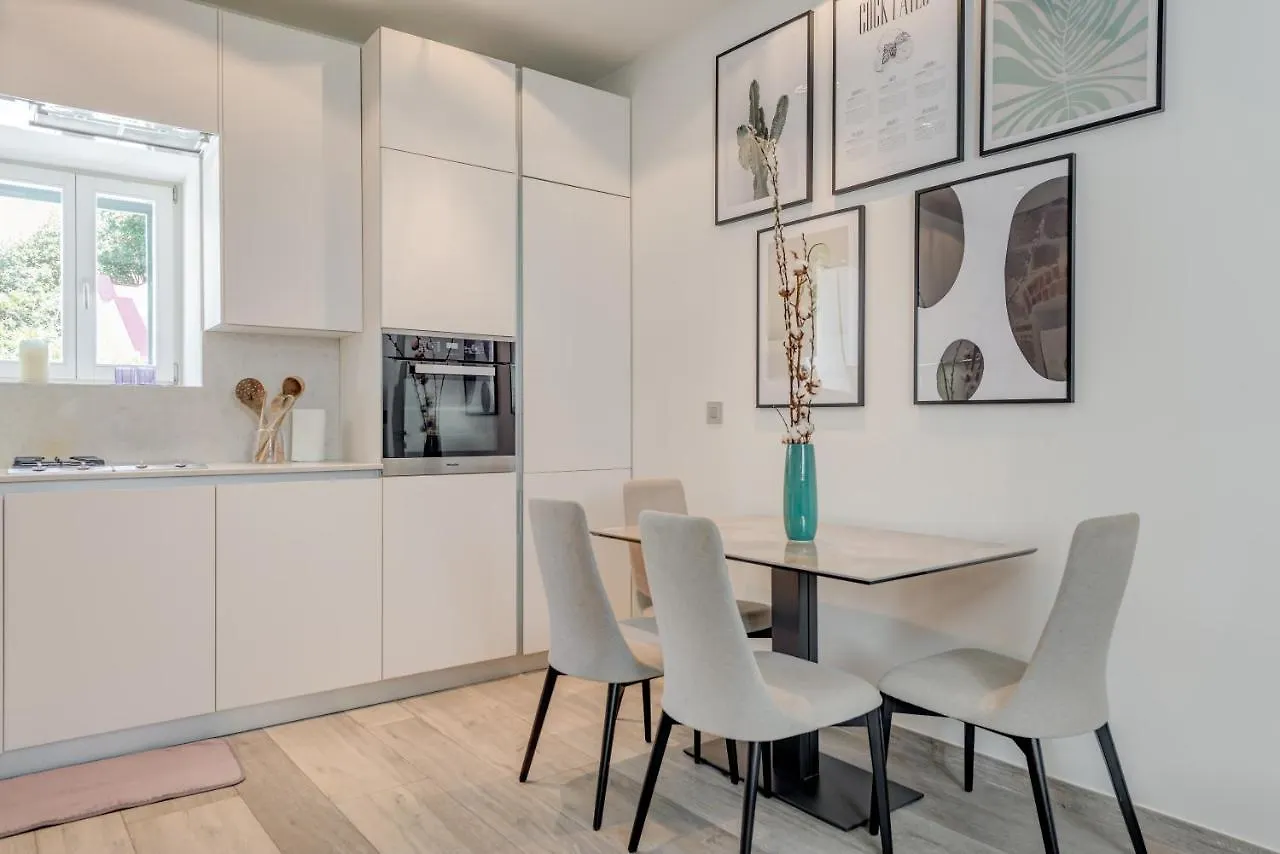 Funky Donkey Apartment Split