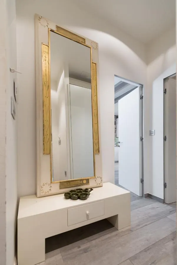 Funky Donkey Apartment Split